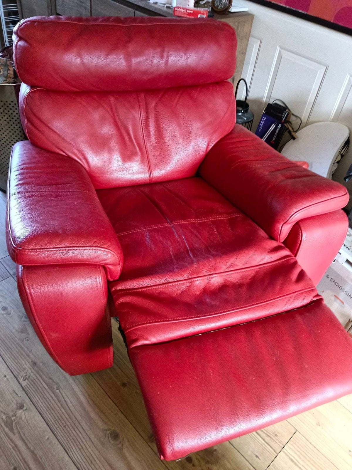Leren zwarte bank met 2 rode stoelen, zsm gratis afhalen, Huis en Inrichting, Ophalen, Gebruikt, ~, Leer