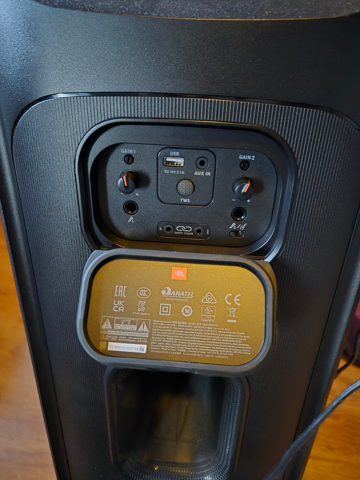 JBL partybox 710