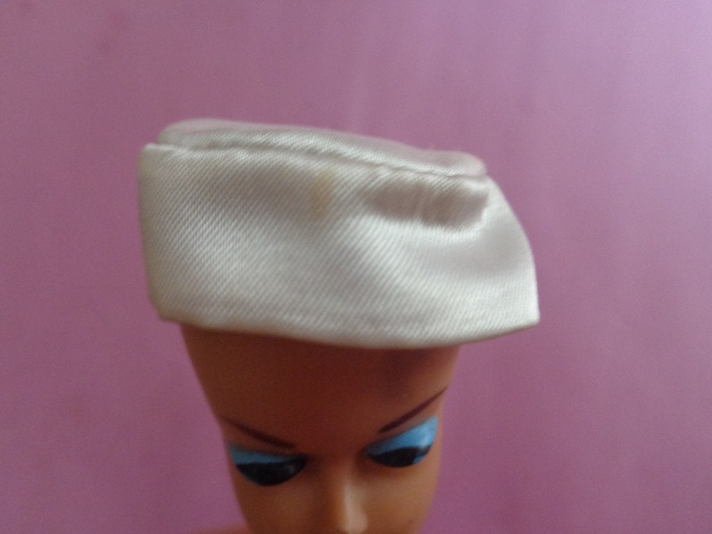 Barbie vintage Pill box hoedje, Ophalen of Verzenden, Gebruikt, Accessoires