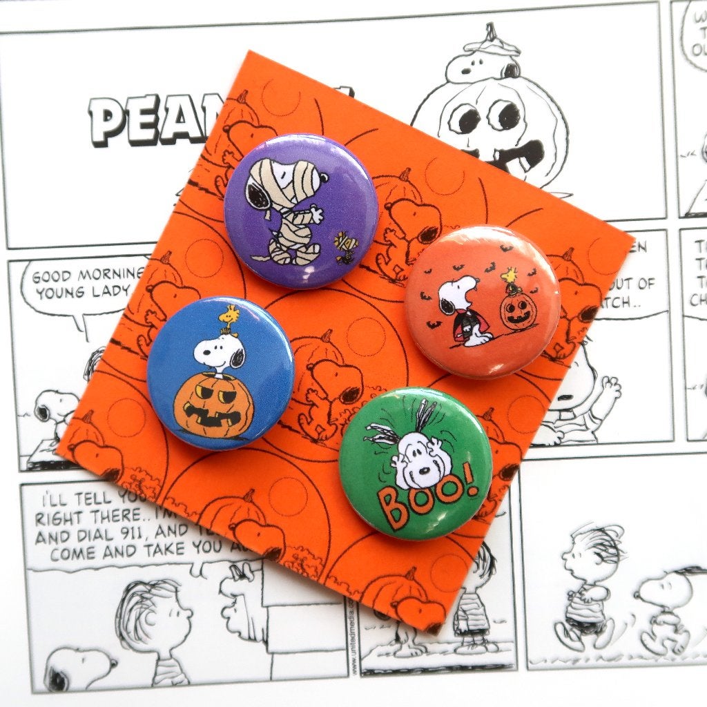 Snoopy Peanuts Comics Halloween Pin Badge Buttons, set van 4, Verzamelen, Verzenden, Snoopy, Nieuw, Kleding