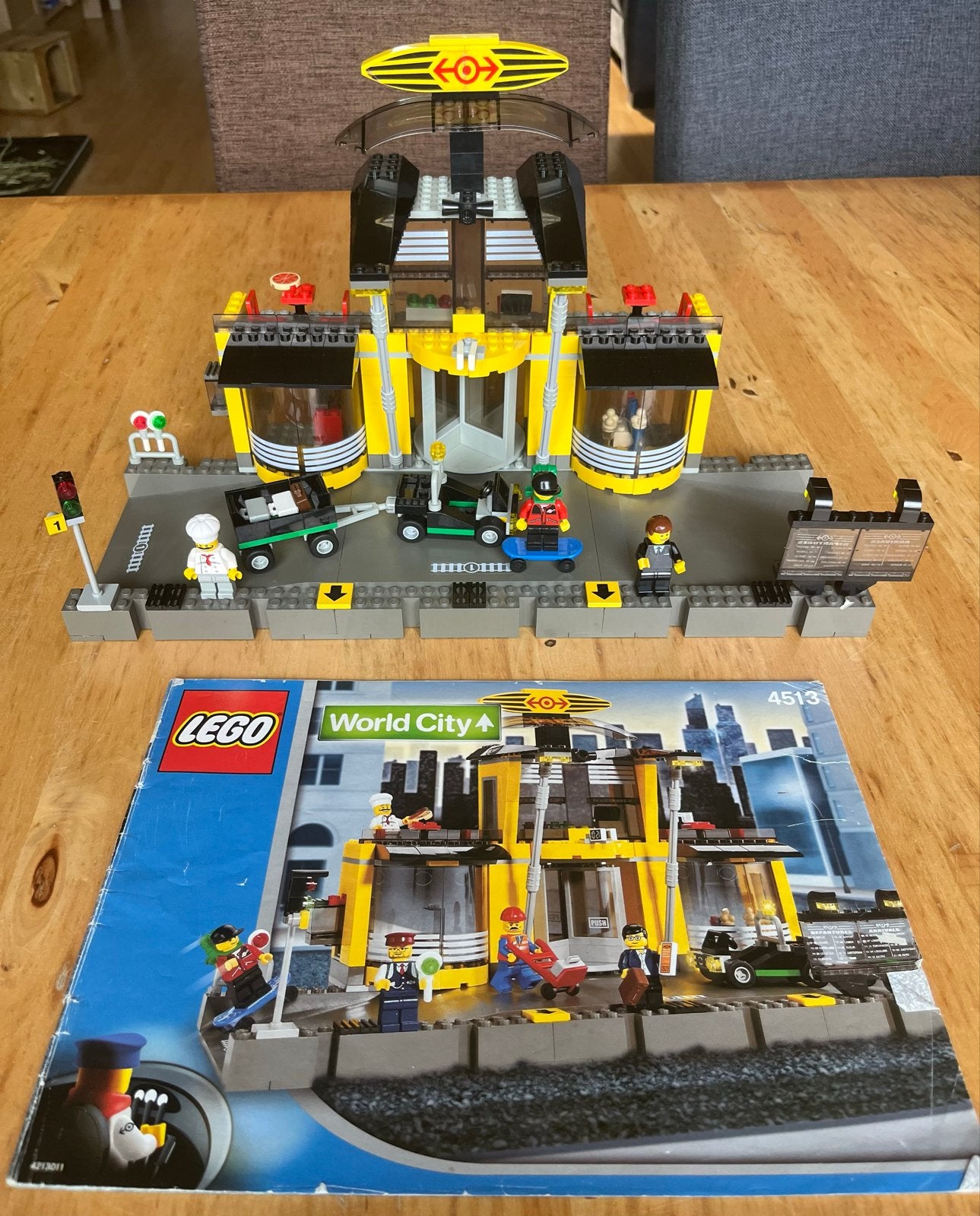 LEGO World City 4513: Treinstation met accessoires, Overige typen, Ophalen of Verzenden, City, Gebruikt