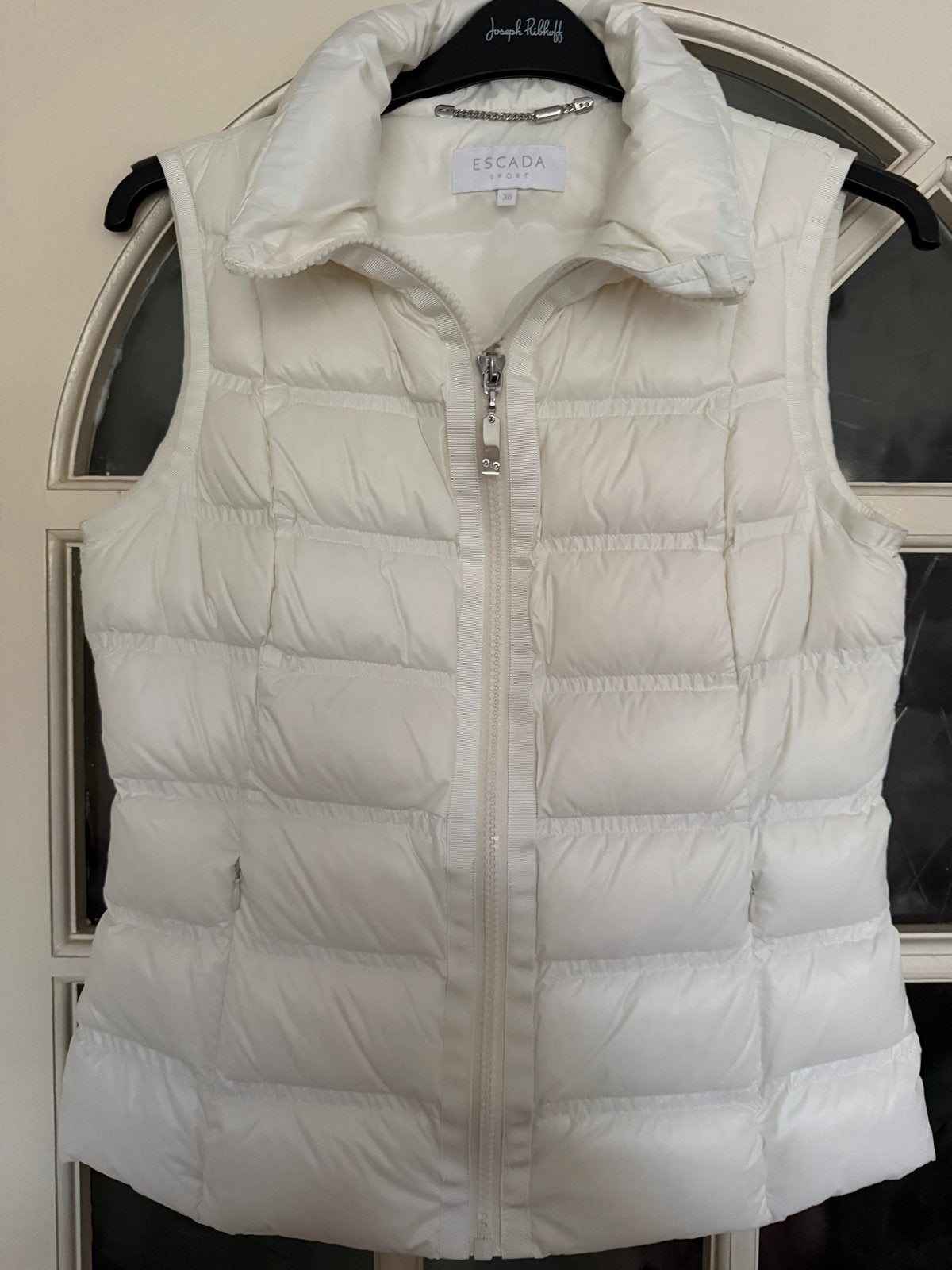 Witte bodywarmer Escada Sport maat 38 met dubbele rits, Kleding | Dames, Ophalen of Verzenden, Zo goed als nieuw, Maat 38/40 (M)