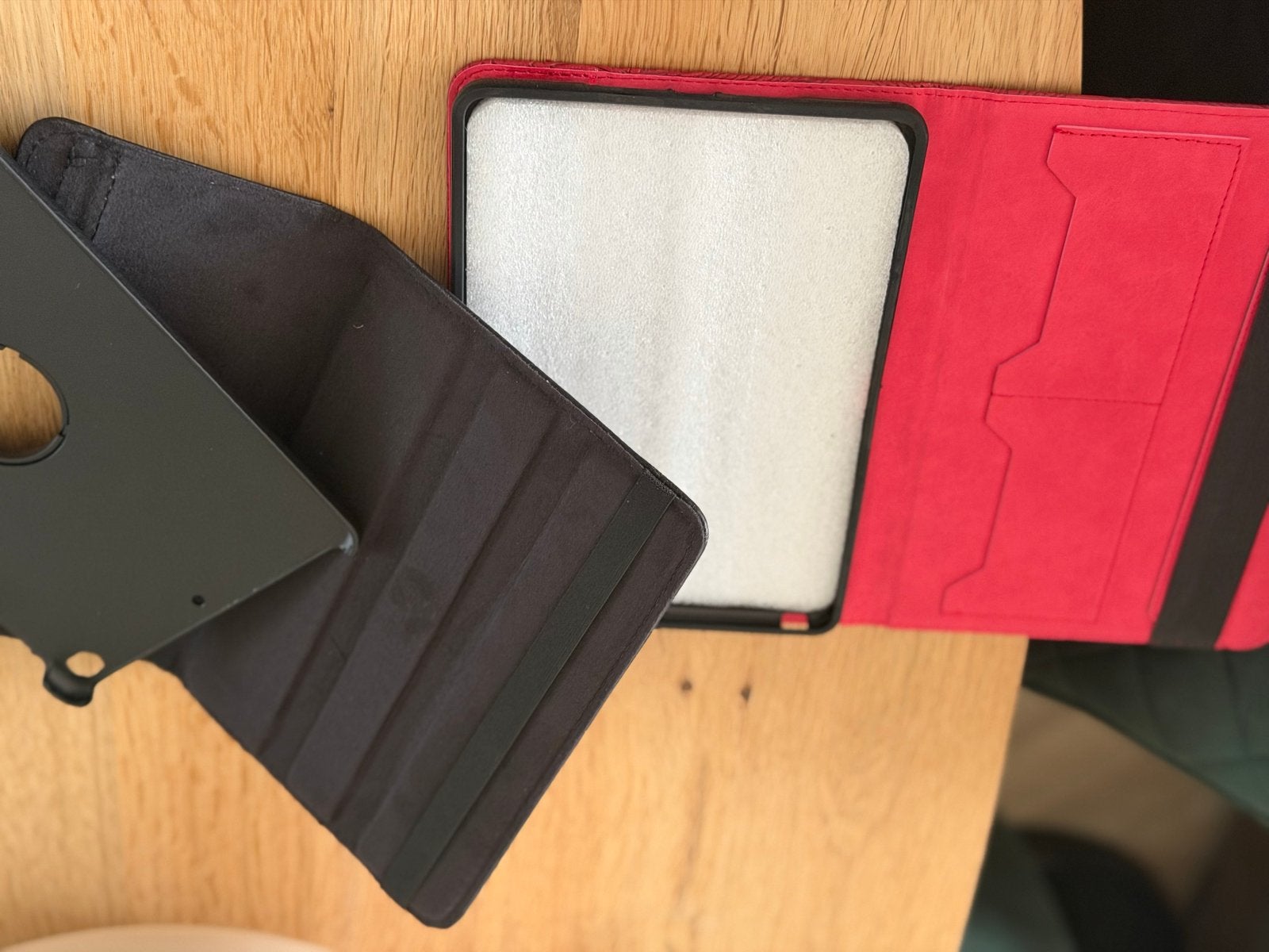 Foto 3 van 2 Nieuwe iPad Mini hoesjes - Nooit gebruikt