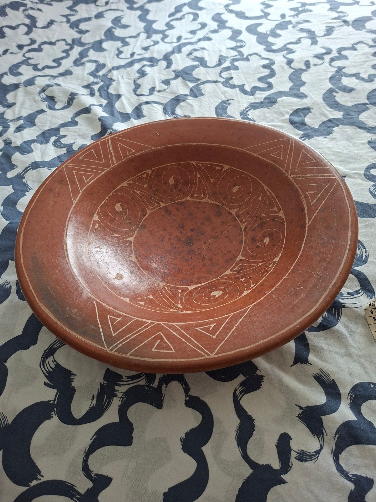 te koop grote aardewerken schaal. doorsnede 54 cm., Ophalen, Porselein of Keramiek, Schaal, Rond