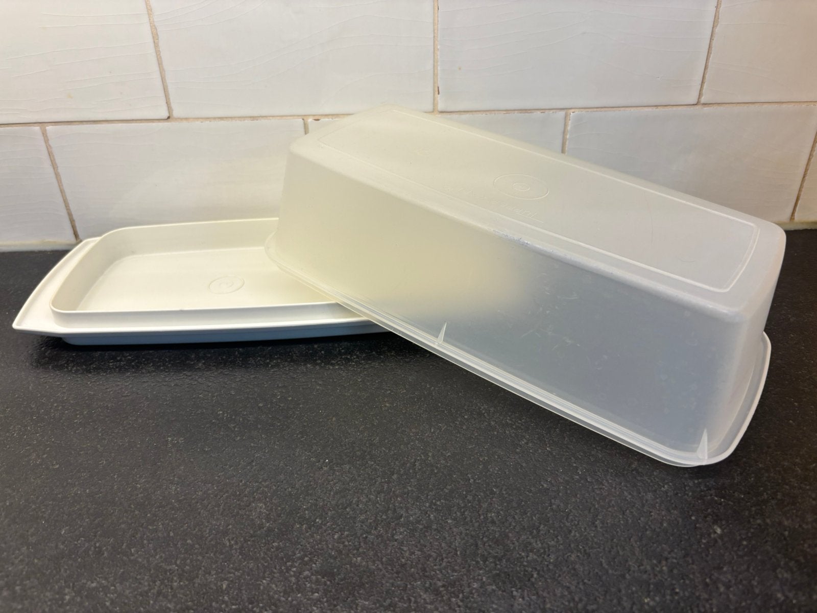 Tupperware cakedoos caketrommel cake aspergedoos  asperge, Ophalen of Verzenden, Gebruikt, Wit, Bus of Trommel