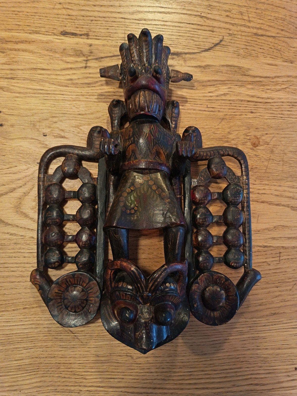 Uniek Houten Wanddecoratie: Indonesische Godheid, Hout, Wanddecoratie, Handgemaakt, Ophalen of Verzenden