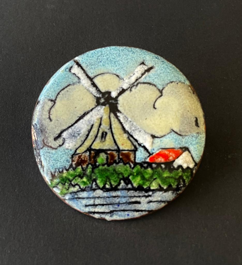 Oude broche met Hollands landschap, Overige materialen, Gebruikt, Overige kleuren, Minder dan 4 cm