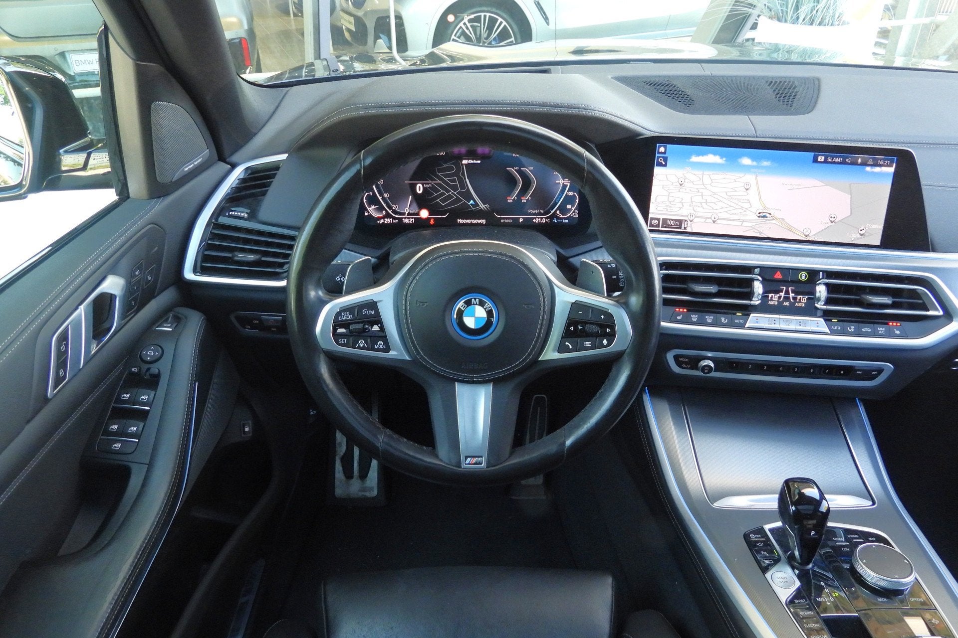 BMW X5 xDrive45e High Executive M Sport Automaat / Panoramad, Auto's, BMW, Gebruikt, 394 pk, Met garantie (alle), Zwart