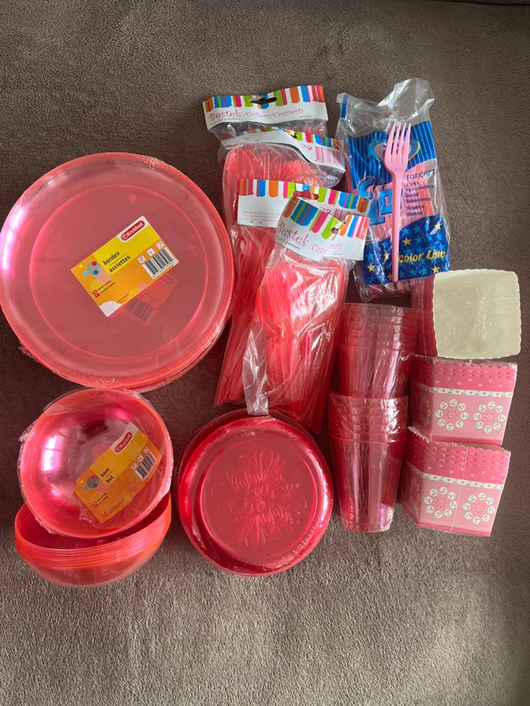 Roze wegwerp servies bord bekers bestek feestartikel, Overige materialen, Nieuw, Ophalen of Verzenden, Effen