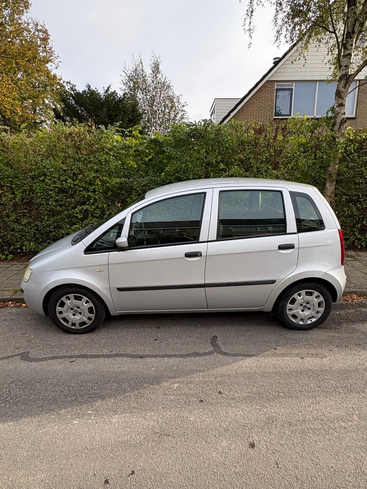 Fiat Idea 1.4 16V 2007 Grijs MPV, Auto's, Voorwielaandrijving, 15 km/l, Idea, 400 kg