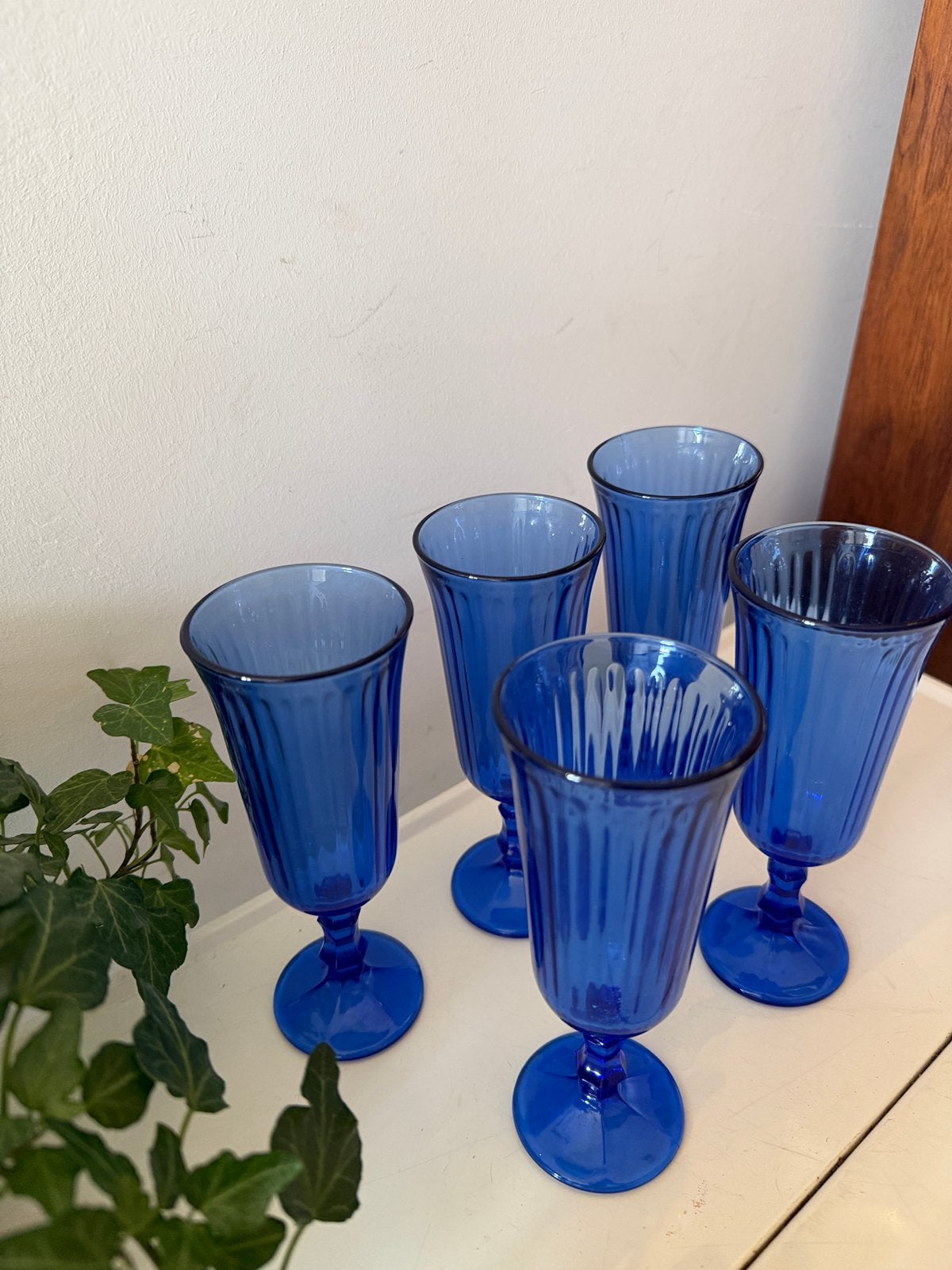 Set van 5 flutes blauw glas vintage, Antiek en Kunst, Ophalen of Verzenden