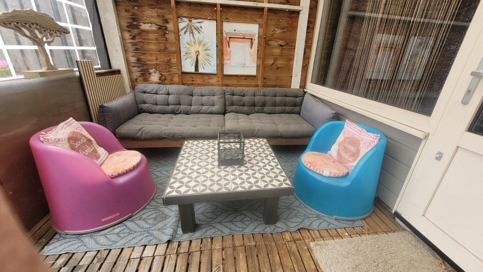 Zelfgemaakte loungebank van pallets met kussens, Gebruikt, 75 tot 100 cm, Ophalen of Verzenden, Houte loungebank