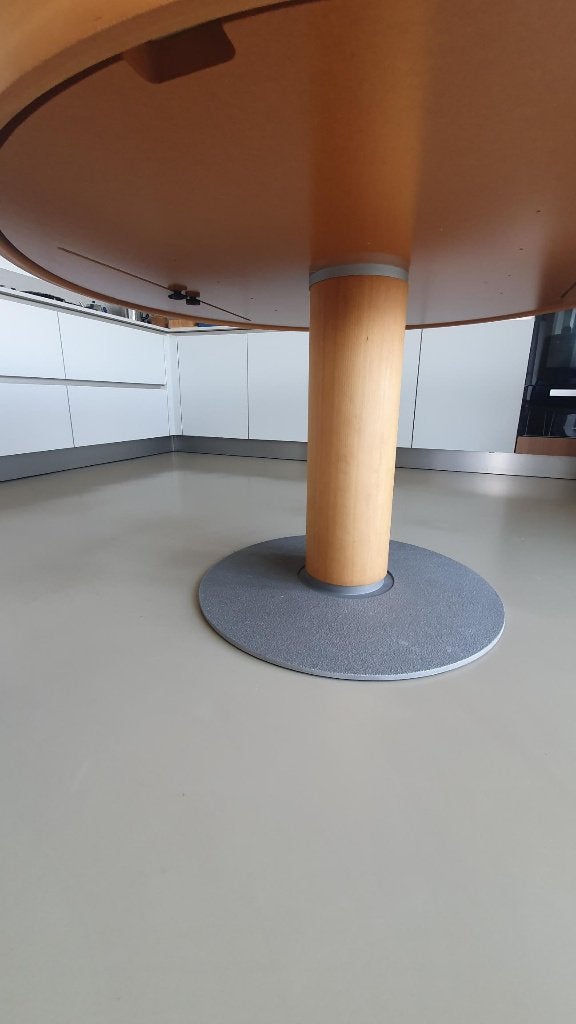 Foto 5 van Uitschuifbare ronde eettafel, kersenhout fineer.