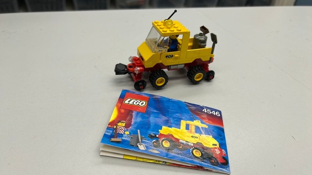 SB2446 Lego 9v 4546 trein compleet + boekje, Ophalen of Verzenden, Zo goed als nieuw