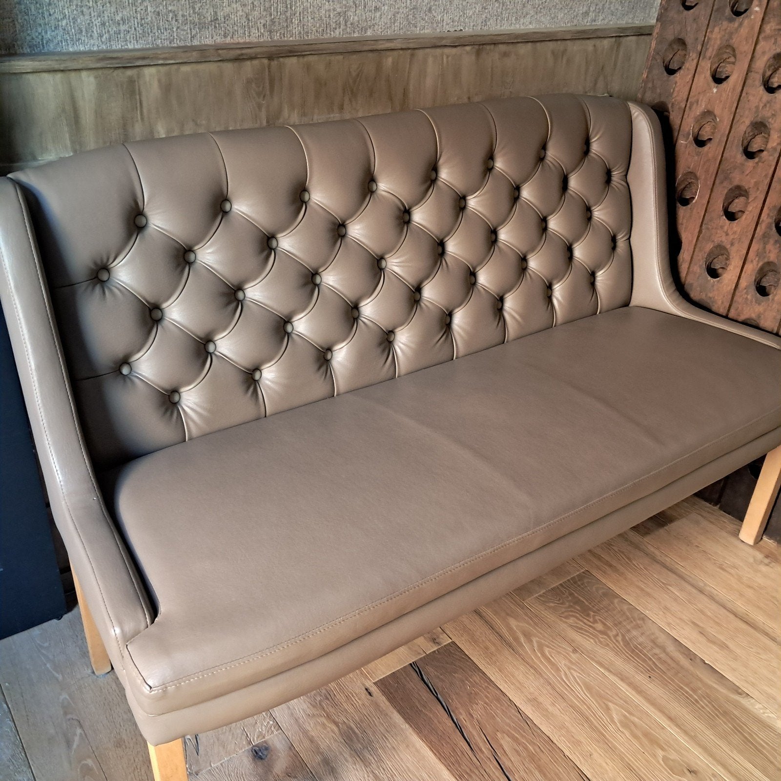 eetkamerbankje met gecapitonneerde rugleuning, Huis en Inrichting, Stoelen, Ophalen, Gebruikt, Eén, Klassiek, Chesterfield, Elegant