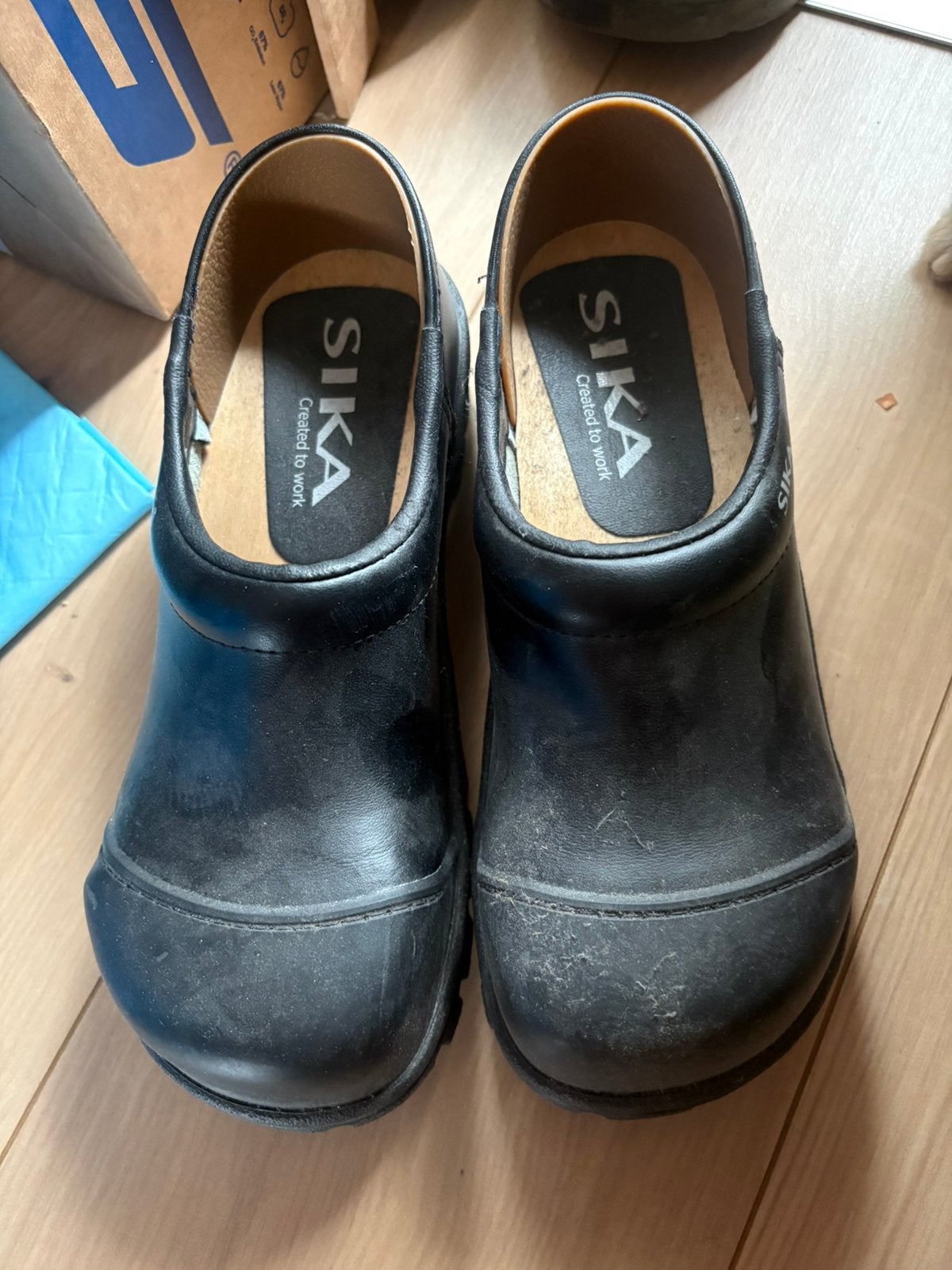 Sika klompen, Ophalen, Zo goed als nieuw