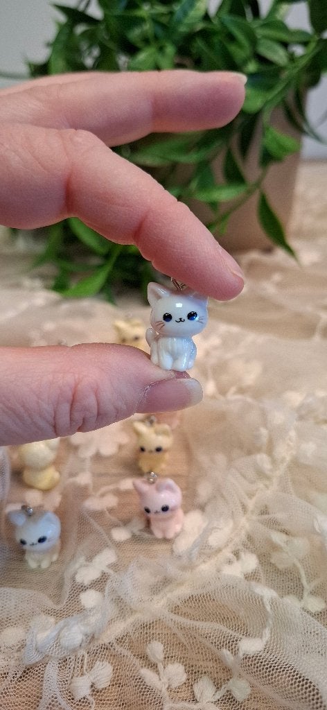 Titel: Schattige Mini Katten Bedeltjes Set van 10 Stuks, Overige merken, Overige materialen, Onbekend, Ophalen of Verzenden