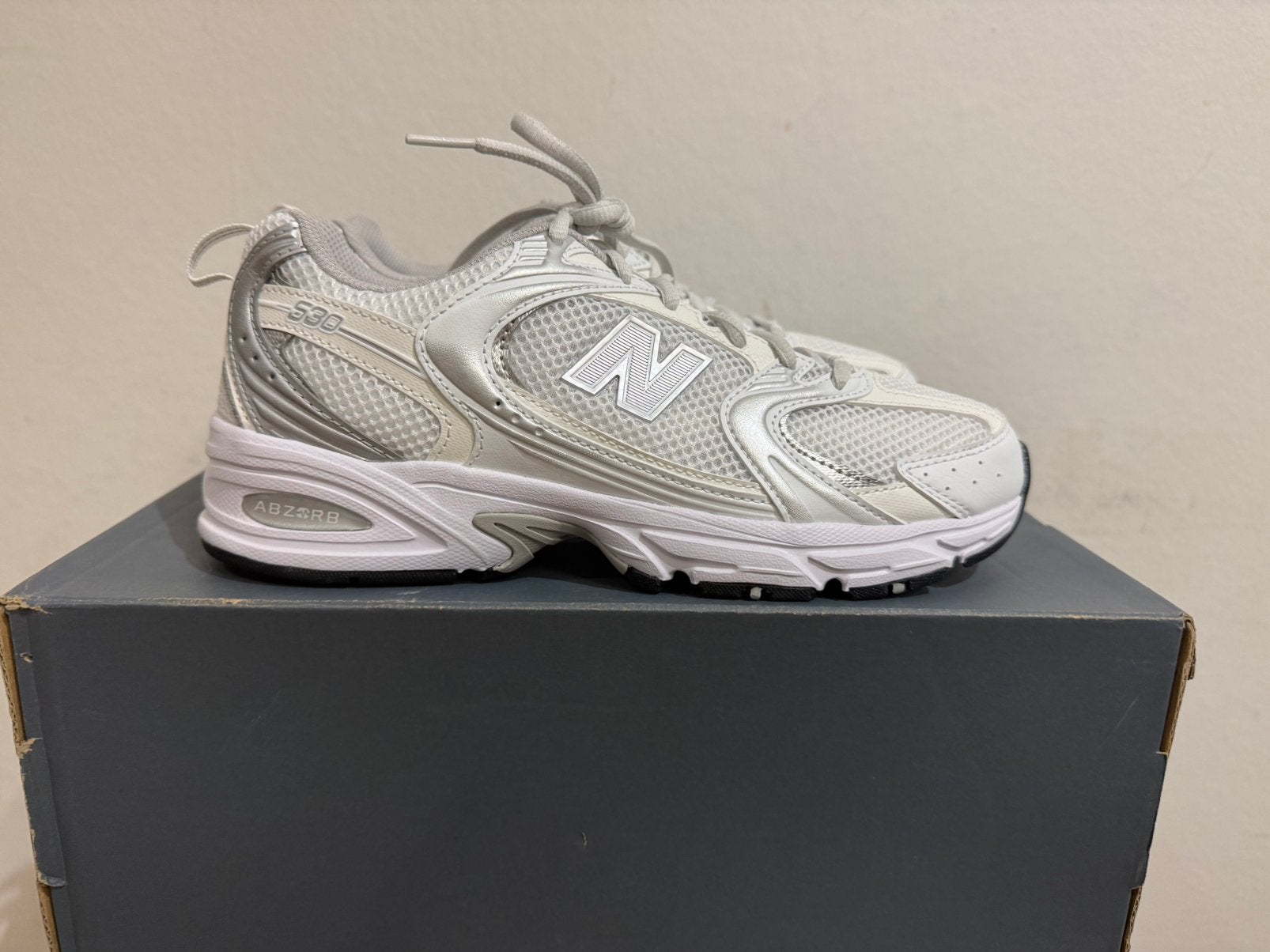 Te koop nieuwe New Balance 530 white silver maat 38.5, Postlaan 3, Wit, Nieuw, Ophalen of Verzenden