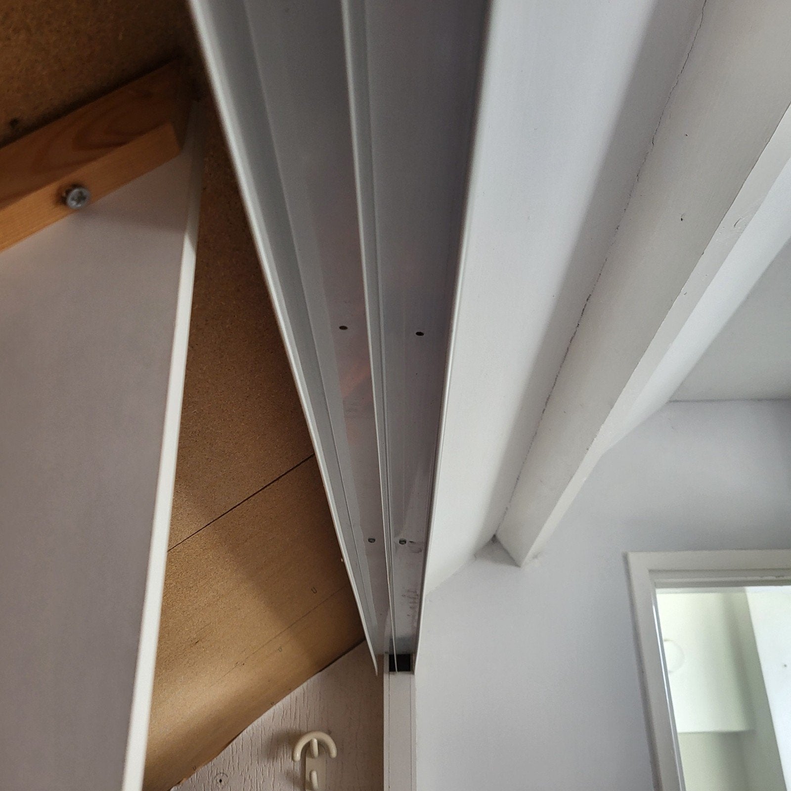 4 kastdeuren met spiegel en rails, Gebruikt, Minder dan 25 cm, 150 tot 200 cm, Met deur(en)