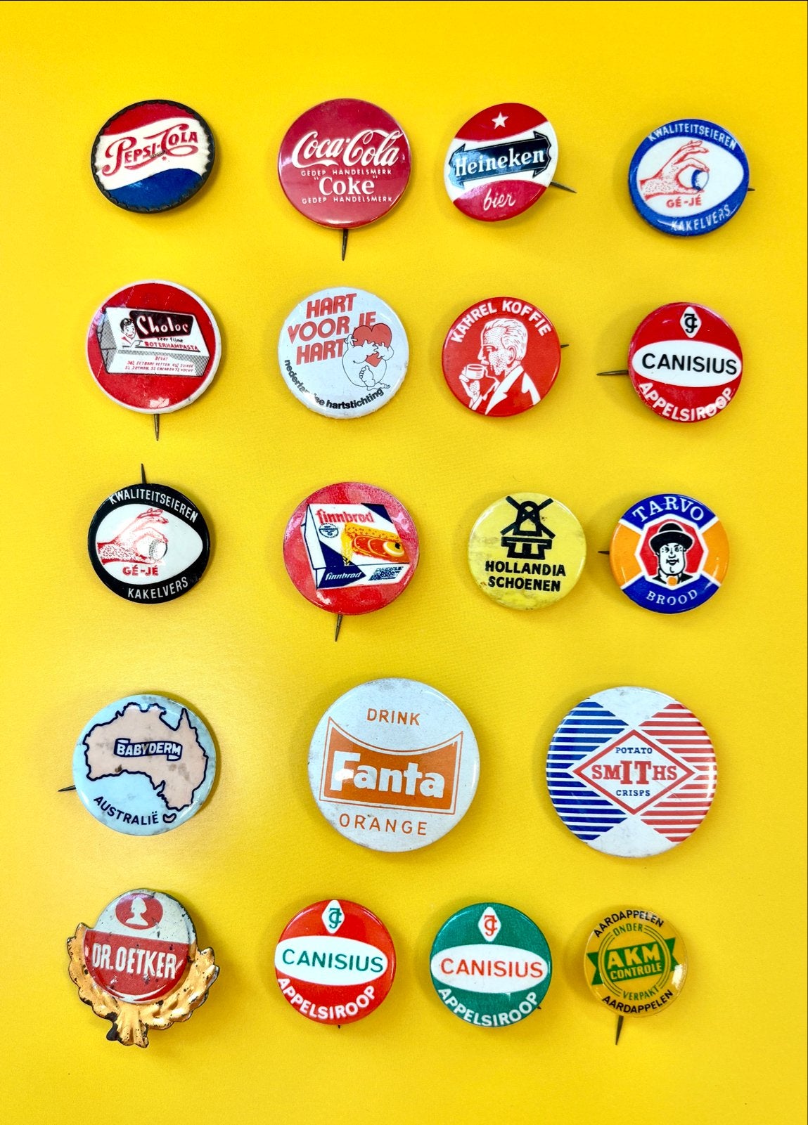 38 Vintage Buttons: Pepsi, Coca-Cola, Heineken, Fanta, Smith, Ophalen of Verzenden, Gebruikt, Overige onderwerpen, Button
