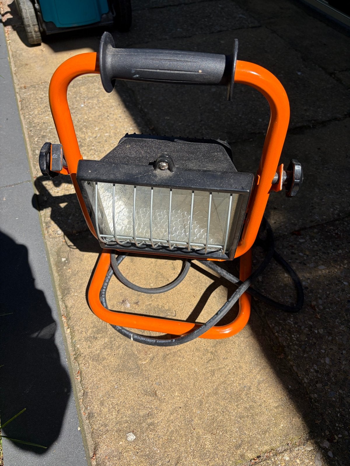 Bouwlamp als nieuw - Krachtige verlichting voor elke klus, Ophalen of Verzenden, Zo goed als nieuw, 200 tot 500 watt, Lamp met armatuur