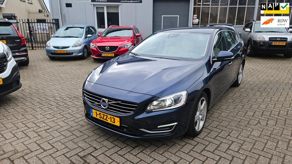 Volvo V60 2.4 D6 AWD Plug-In Hybrid Summum 02-2025 RUILMOTOR, Auto's, Automaat, Beige, Blauw, Vierwielaandrijving