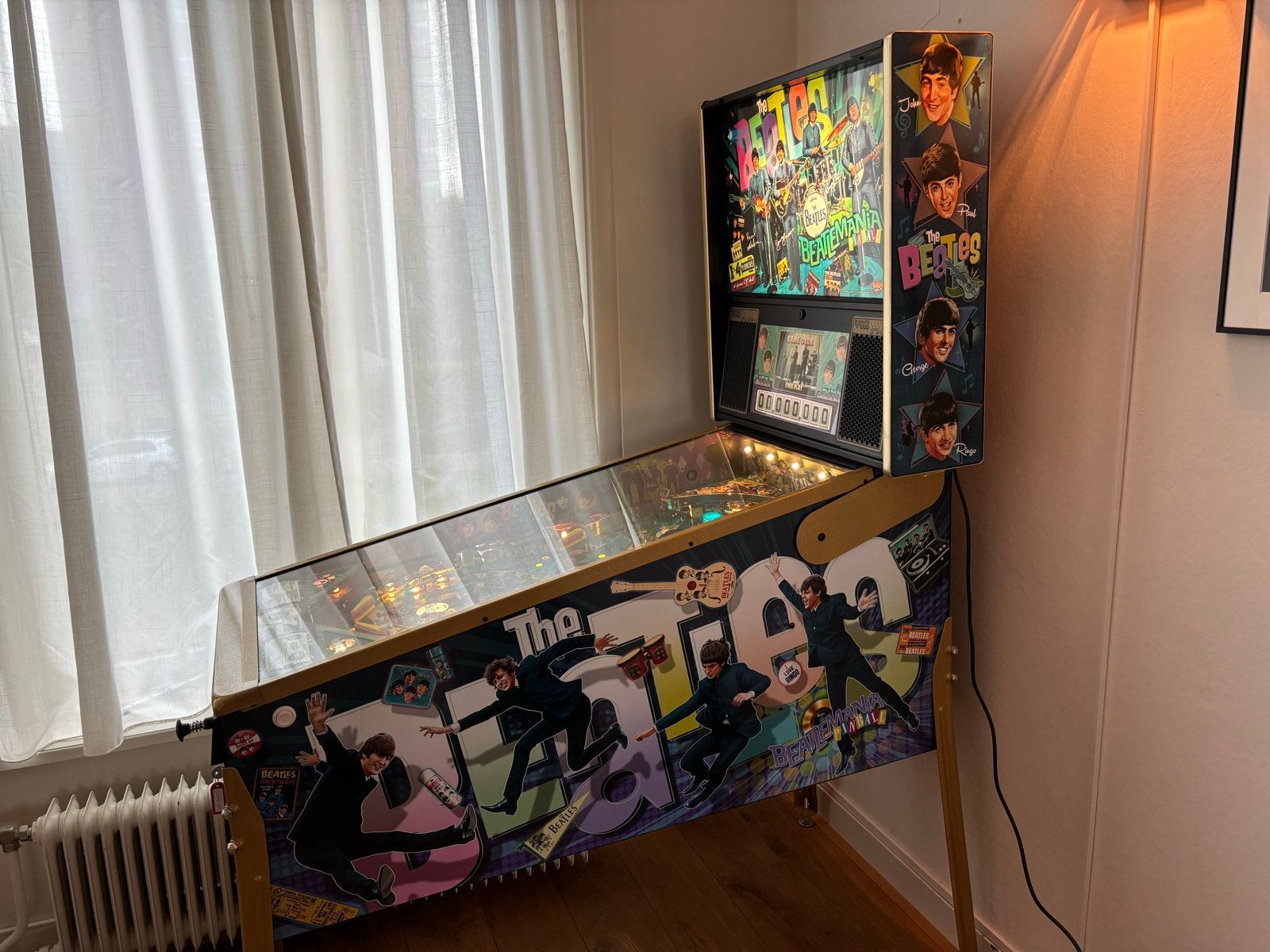 Foto 8 van The Beatles Gold Edition Flipperkast - Zo goed als nieuw