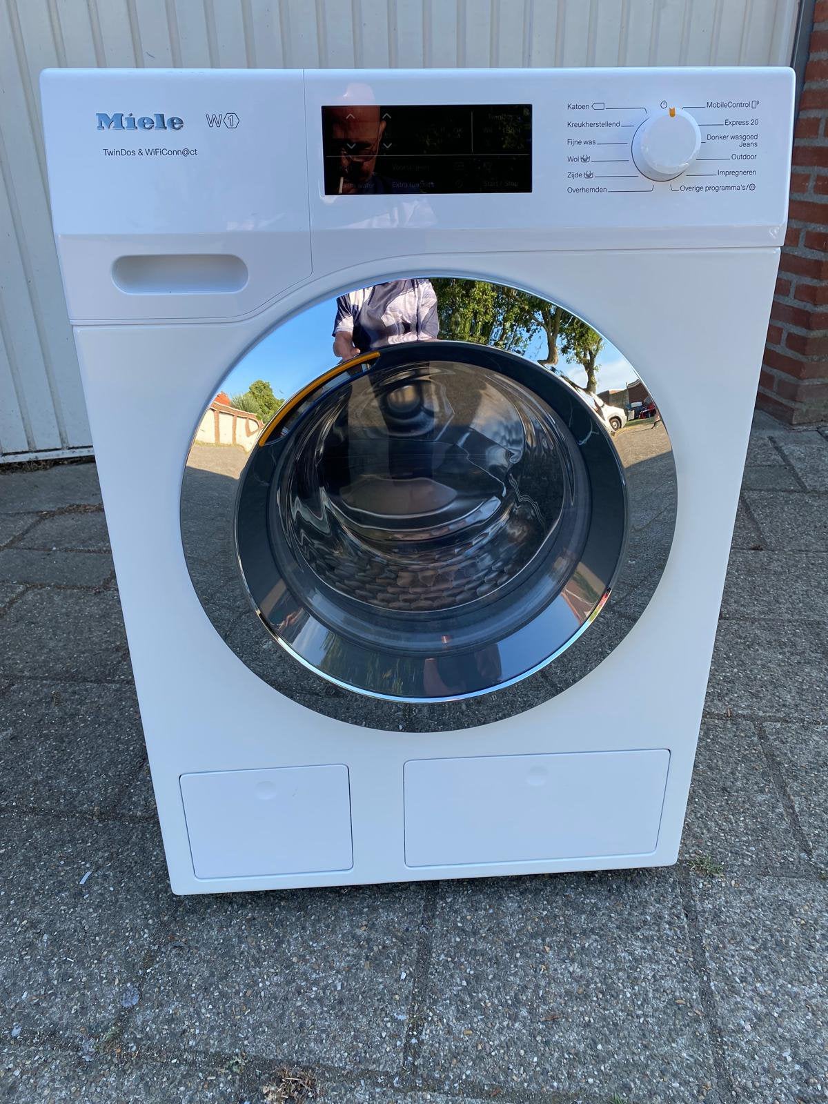 Miele W1,wasmachine 8Kg/ TwinDos & wifi., Ophalen, 1200 tot 1600 toeren, 8 tot 10 kg, Zo goed als nieuw