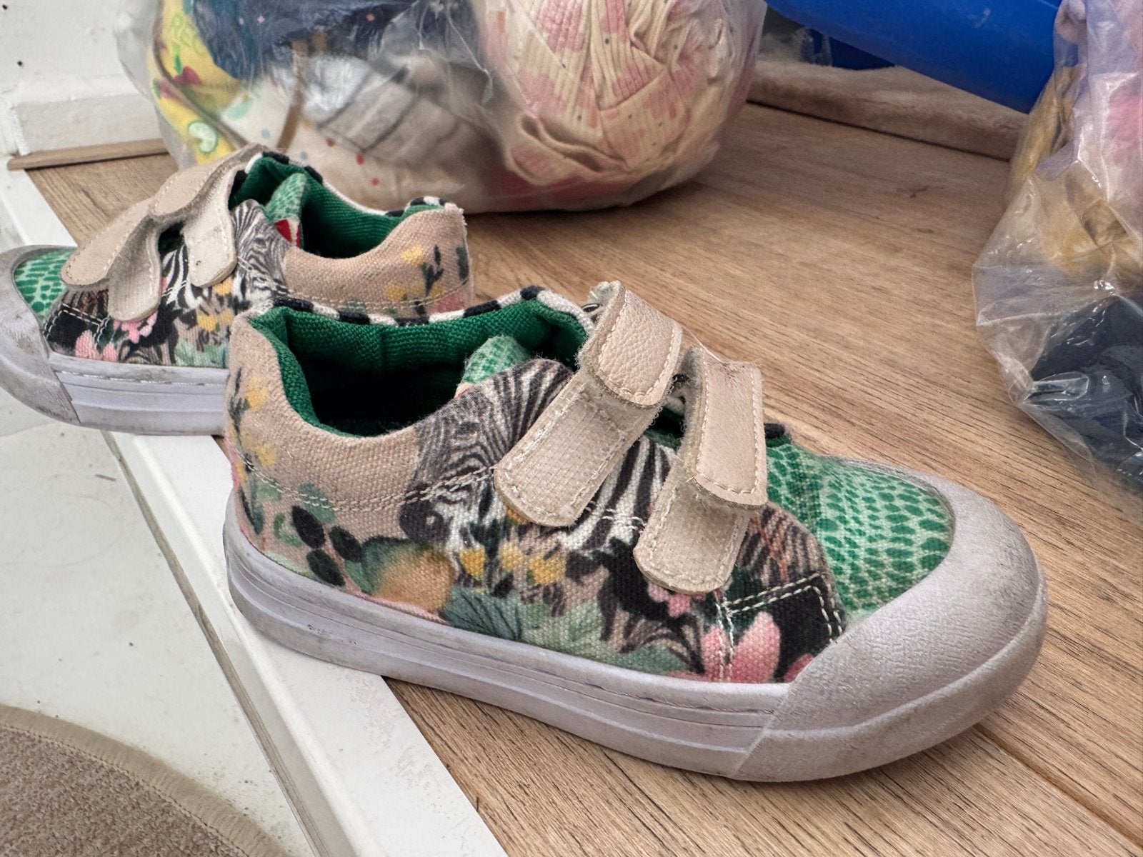 Go bananas zomerse klittenband schoenen gympen maat 24, Ophalen of Verzenden, Gebruikt, Jongen of Meisje, Schoenen