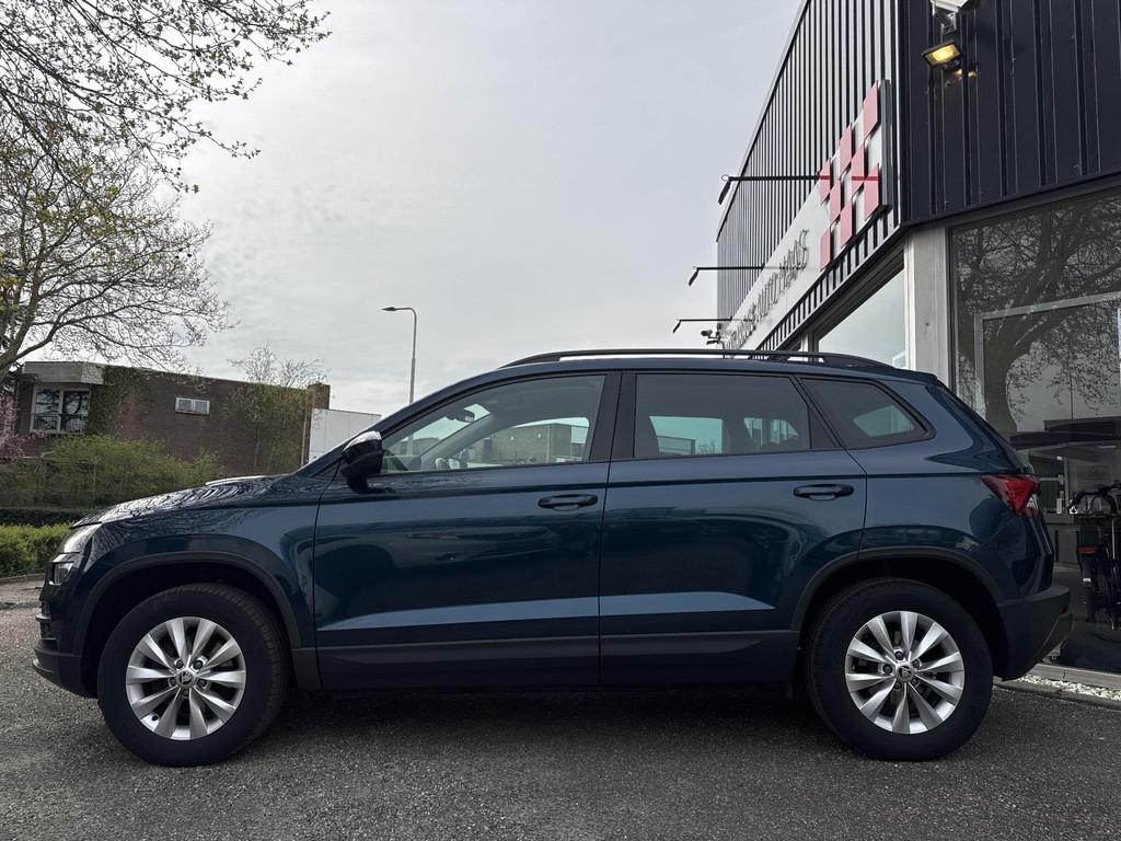 Skoda Karoq 1.5 TSI ACT Business Edition Trekhaak wegklapbaa, Auto's, Skoda, Stof, 4 cilinders, Blauw, Bedrijf