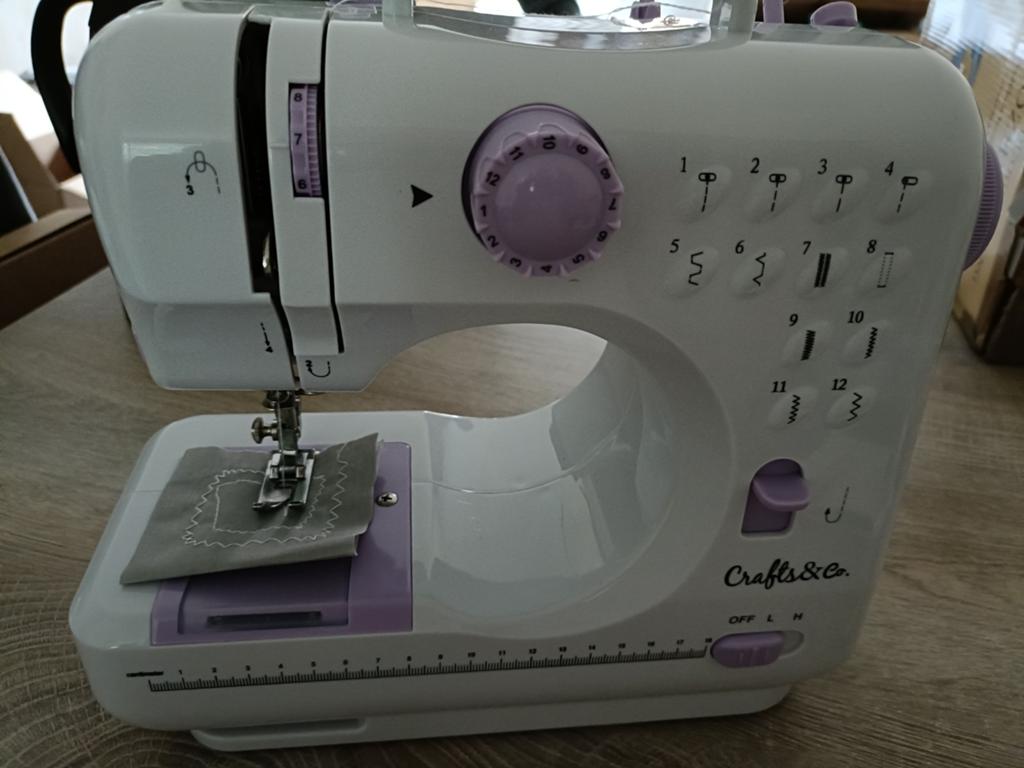 Crafts & Co. Naaimachine - Compact en Draagbaar, Hobby en Vrije tijd, Naaimachines en Toebehoren, Ophalen of Verzenden, Zo goed als nieuw