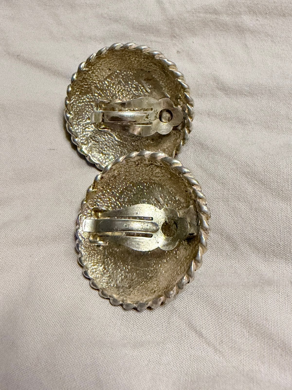 Moschino vintage clip oorbellen met parel en studs! Inc.verz, Overige materialen, Verzenden, Zo goed als nieuw, Knopjes of Stekers