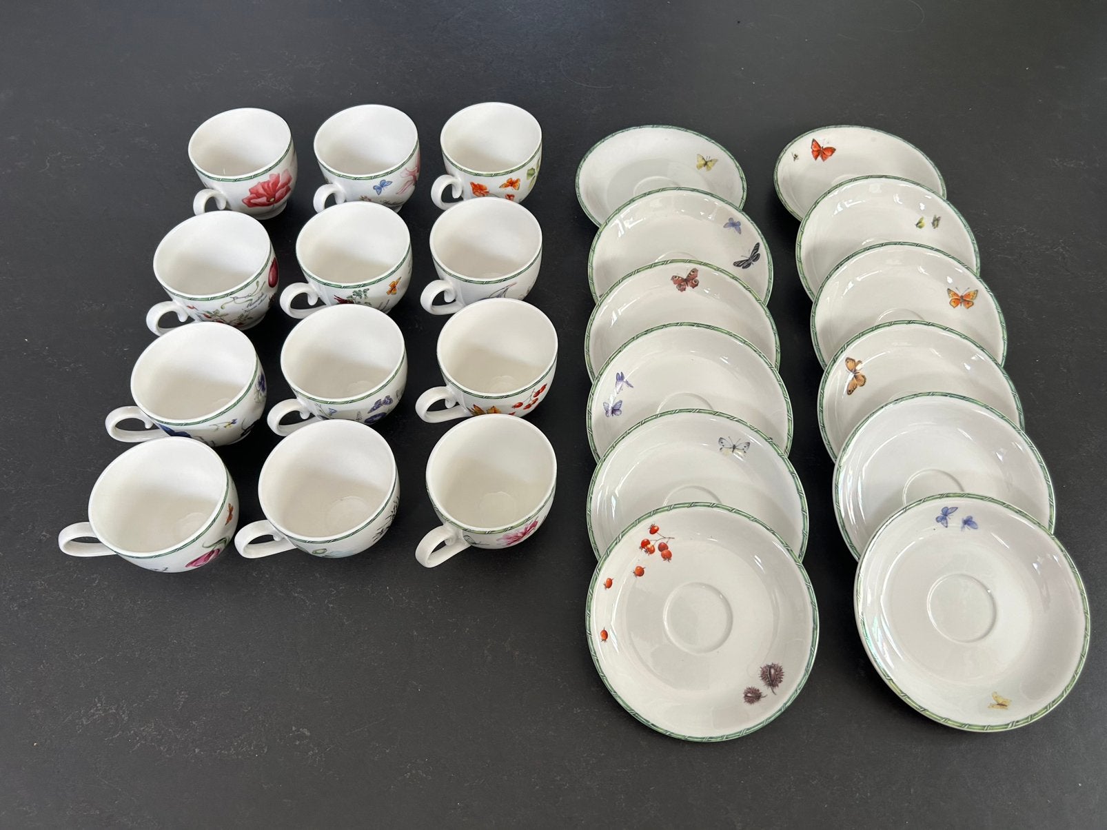 Janneke Brinkman maanden servies 2009, Ophalen of Verzenden, Zo goed als nieuw, Overige stijlen, Kop(pen) en/of Schotel(s)