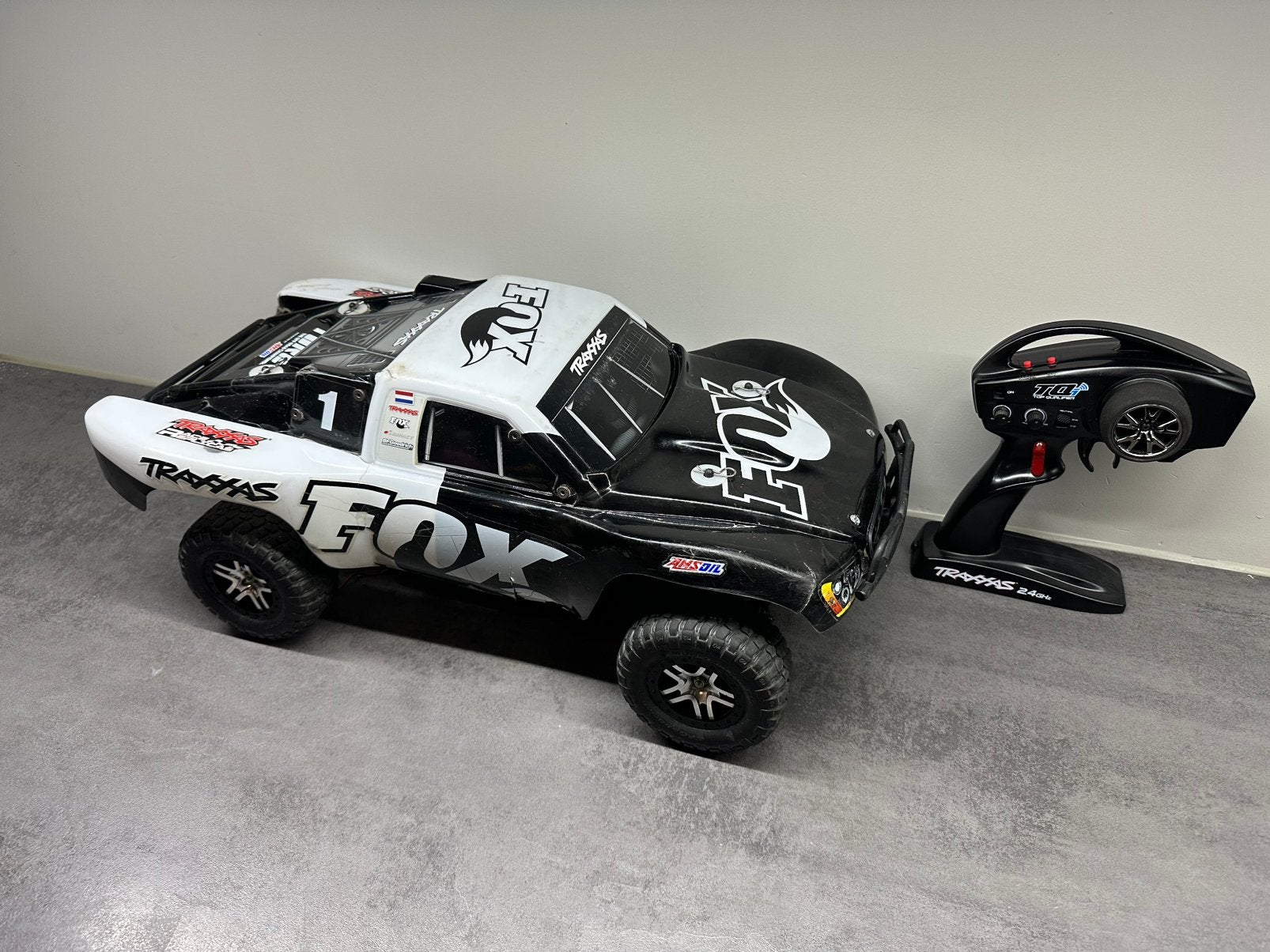 Traxxas Slash Fox 4x4 vxl Brushless Low Chassis met Sound, Gebruikt, Auto offroad, Schaal 1:10, Ophalen