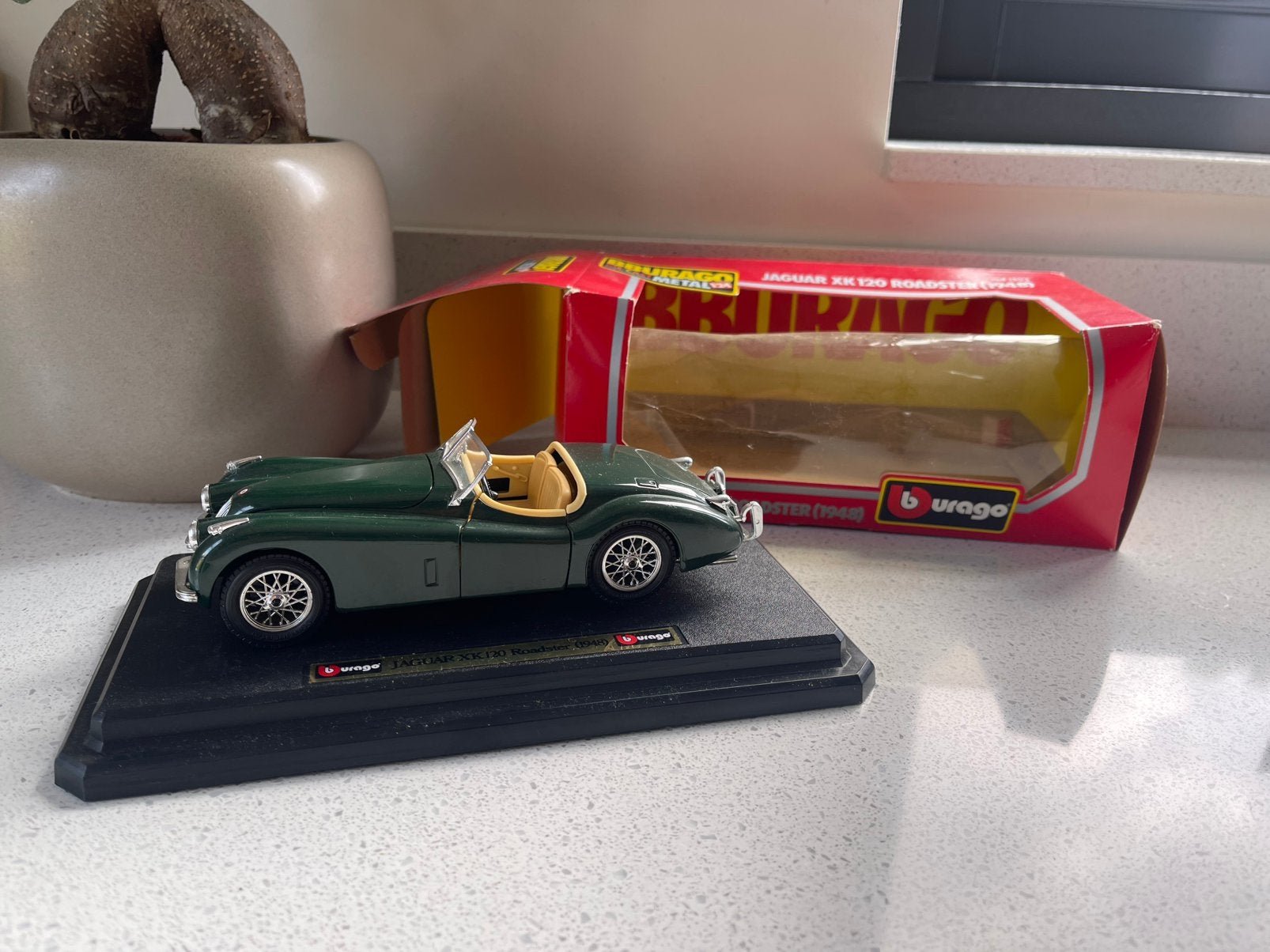 Bburago Jaguar XK120 Roadster 1948 nieuw!, Ophalen of Verzenden, Nieuw, Auto, Bburago