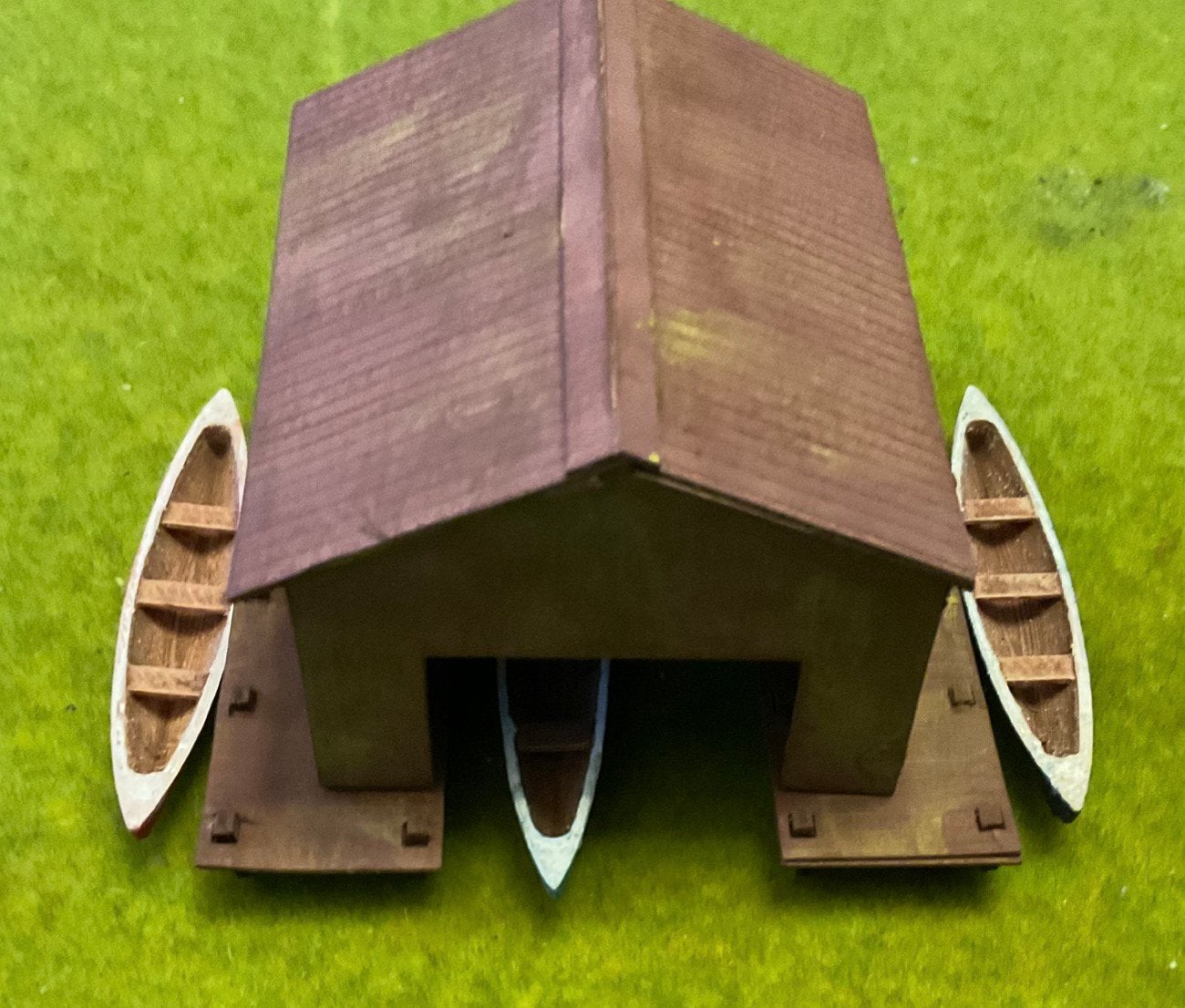 Botenschuur met steiger en 3 longtail roeiboten + 6 paddels, Overige merken, Gelijkstroom of Wisselstroom, Brug, Tunnel of Gebouw