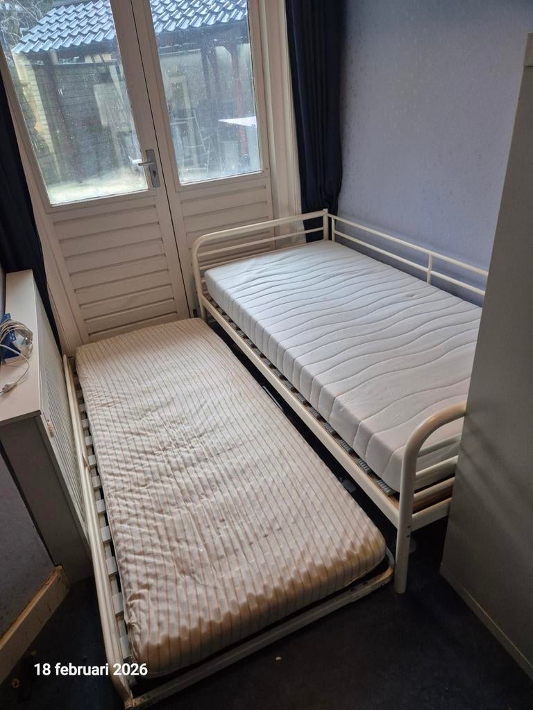 Uitschuifbaar bed/logeerbed met 2 matrassen, Ophalen, Modern en functioneel, 90 cm, Wit