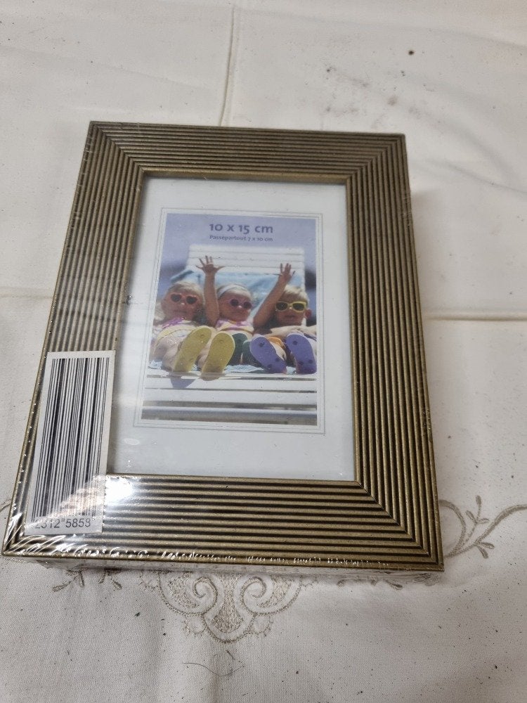 fotolijsten goud kleurig nieuw 4x, Ophalen of Verzenden, 'T Olde Gre-j, Info@toldegrej.nl, Endepoelstraat 20f Didam