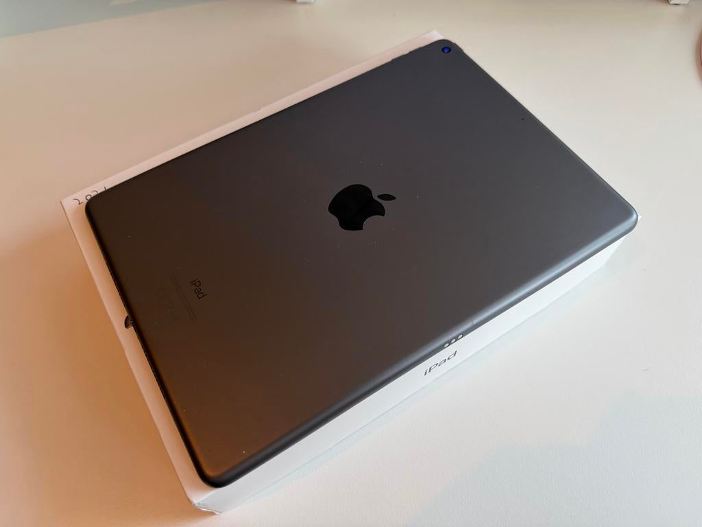 iPad 8e generatie 32GB, Ophalen of Verzenden, Zo goed als nieuw, Apple iPad, 32 GB
