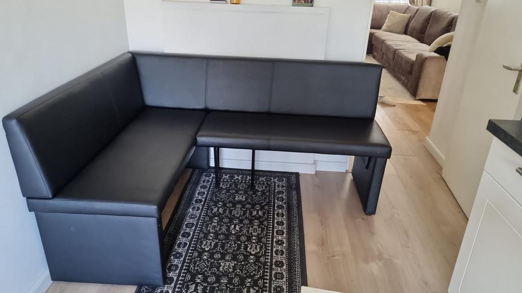 Eettafel + bankje, Ophalen, Kunststof, 50 tot 100 cm, Zo goed als nieuw