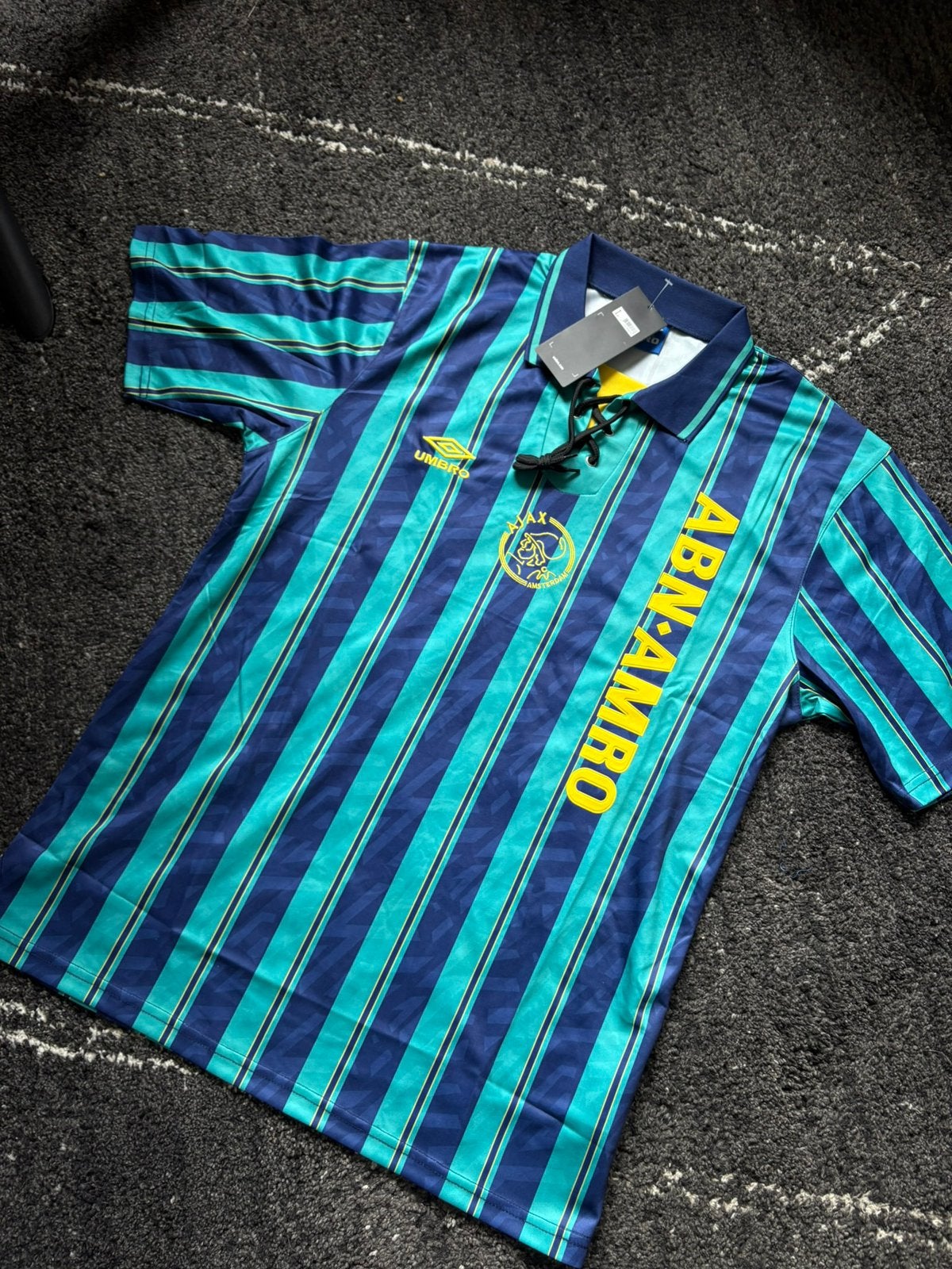Retro Ajax shirt iconisch, Sport en Fitness, Voetbal, Ophalen of Verzenden, Zo goed als nieuw, Shirt