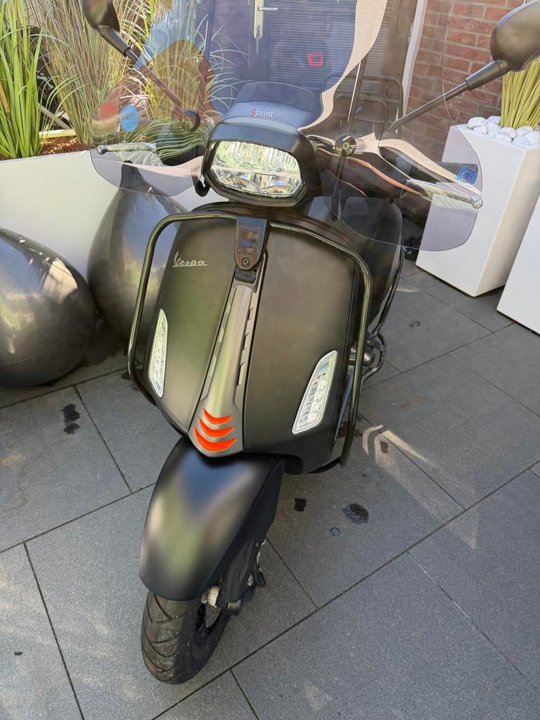 Vespa Sprint Mat Zwart - Zo goed als nieuw, Ophalen, Overige modellen, Maximaal 45 km/u, Zo goed als nieuw