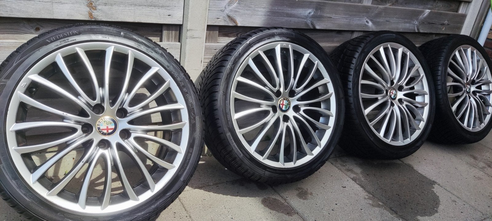 Alfa romeo velgen 18 inch Giulietta Gulia winterbanden, Ophalen of Verzenden, Alfa Romeo