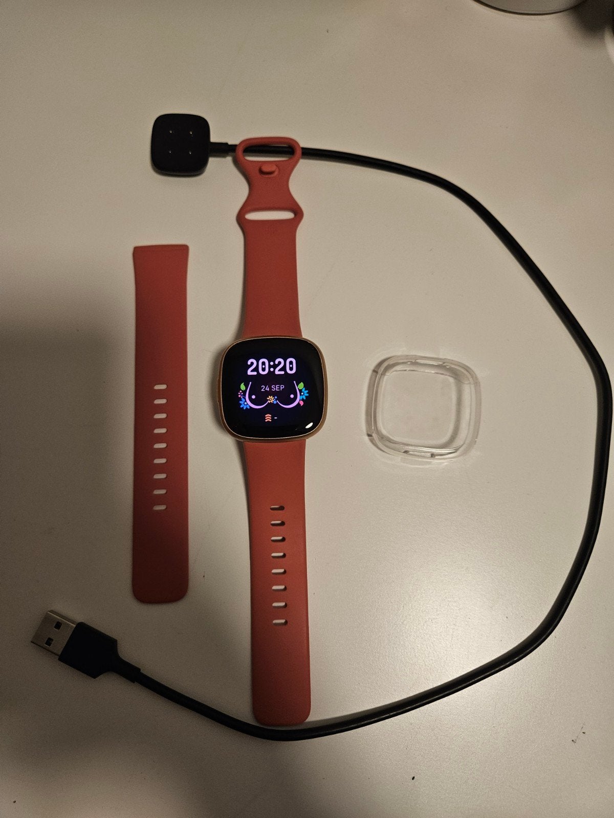 fitbit versa 4, Gebruikt, Ophalen of Verzenden, Fitbit, Roze