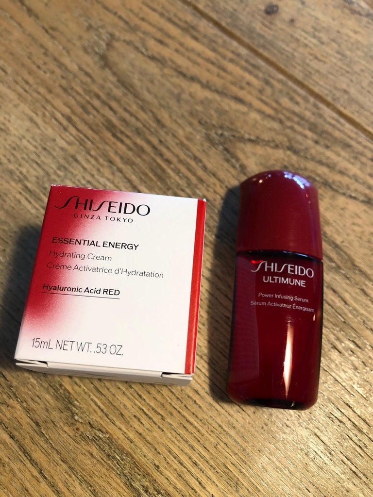 ShiSeido 2 luxe miniaturen crème & sérum., Ophalen of Verzenden, Nieuw, Gehele gezicht, Verzorging