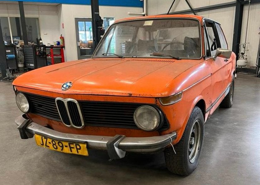 Set van 2 BMW 1502’s – restauratieproject + donorauto, Auto's, BMW, Overige modellen, Origineel Nederlands, Handgeschakeld, Particulier