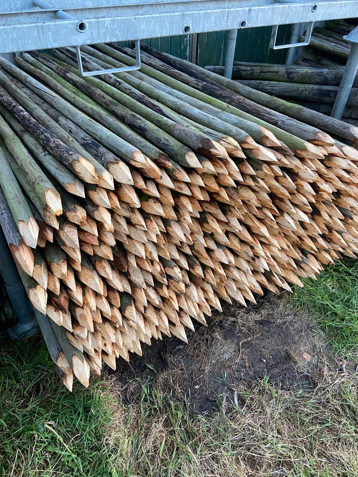 Weidepalen 2 meter lang, Ophalen, Zo goed als nieuw, 180 tot 250 cm, Palen