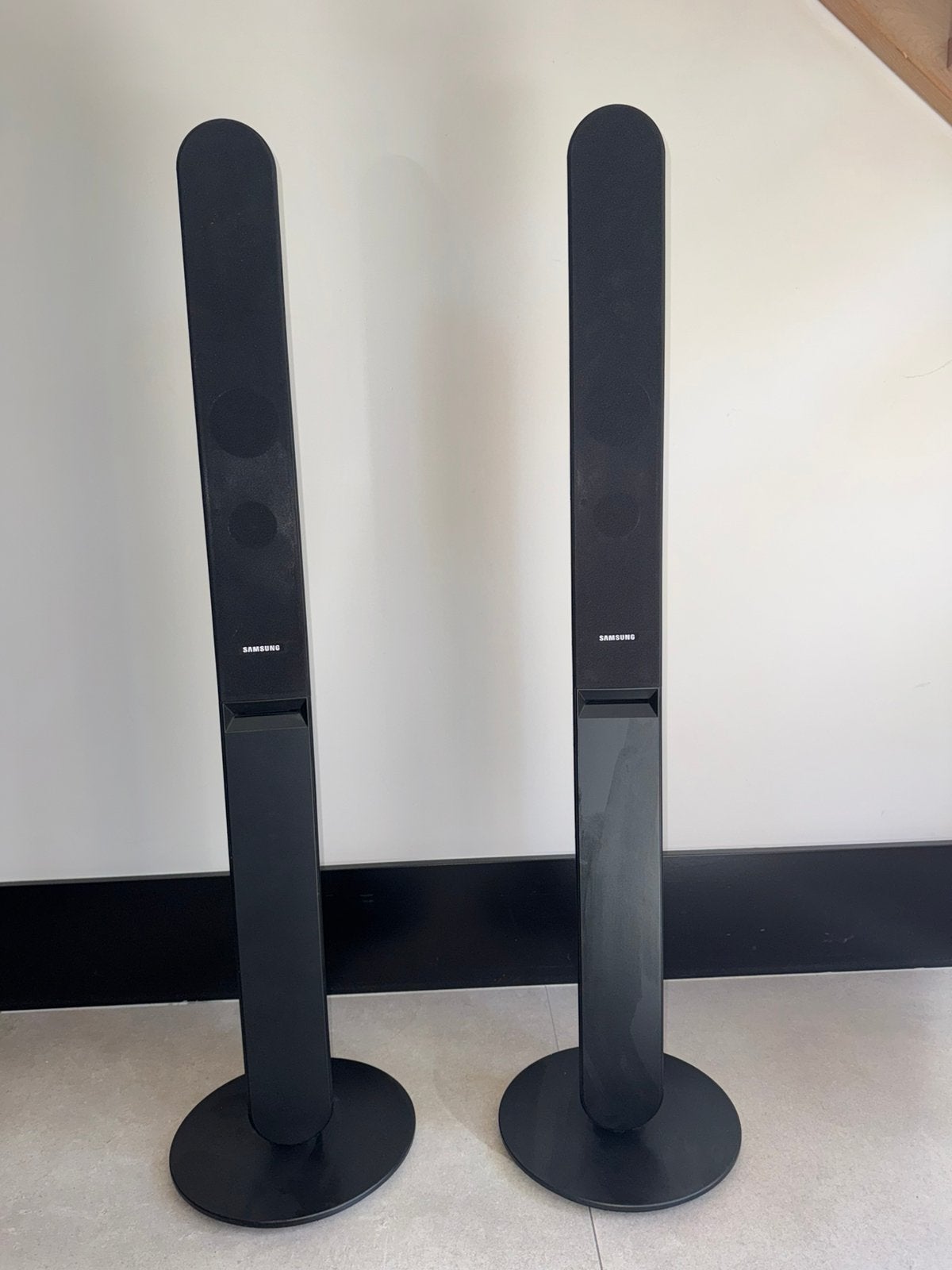 Samsung zuilspeakers - Stijlvol en helder geluid, Ophalen, Gebruikt, Minder dan 60 watt