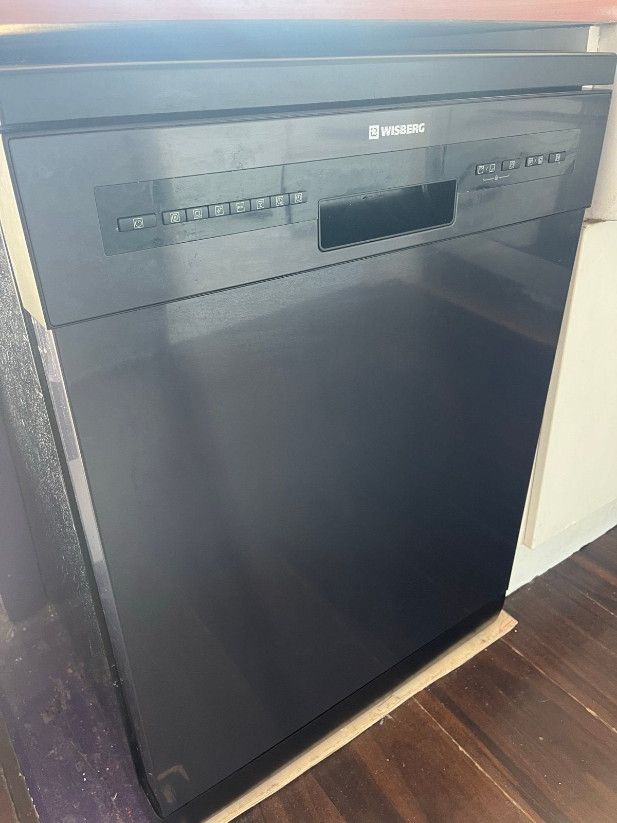 Wisberg WBDW44DB Vaatwasser - Slechts 8 maanden oud, Witgoed en Apparatuur, Vaatwasmachines, Ophalen, Zo goed als nieuw, Vrijstaand