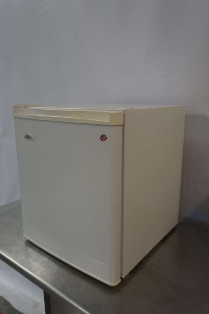 Tafelmodel koelkast mini koelkast, Witgoed en Apparatuur, Koelkasten en IJskasten, Niet ingevuld, Minder dan 75 liter, Niet ingevuld